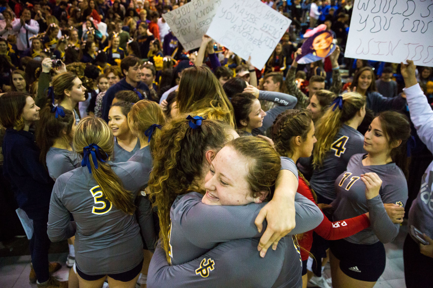 br.divisionIIIvolleyball.111117.014.JPG